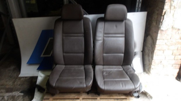 [GYRI BONTOTT] BMW X5 E70 7SZEMLYES KOMPLETT BARNA BR BELS